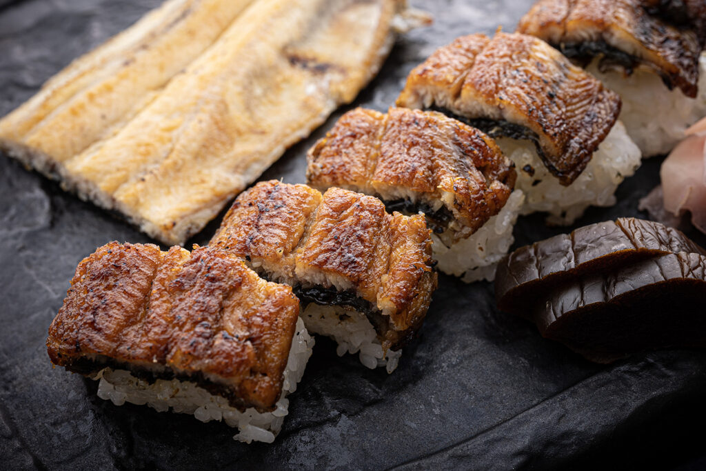 <"大阪産"天然国産 『美陵鰻(みささぎうなぎ)』>蒲焼き棒寿司(ハーフ)+白焼き(ハーフ)食べ比べセット02