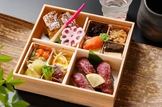 炙り黒毛和牛にぎりと焼き太刀魚棒寿司御膳