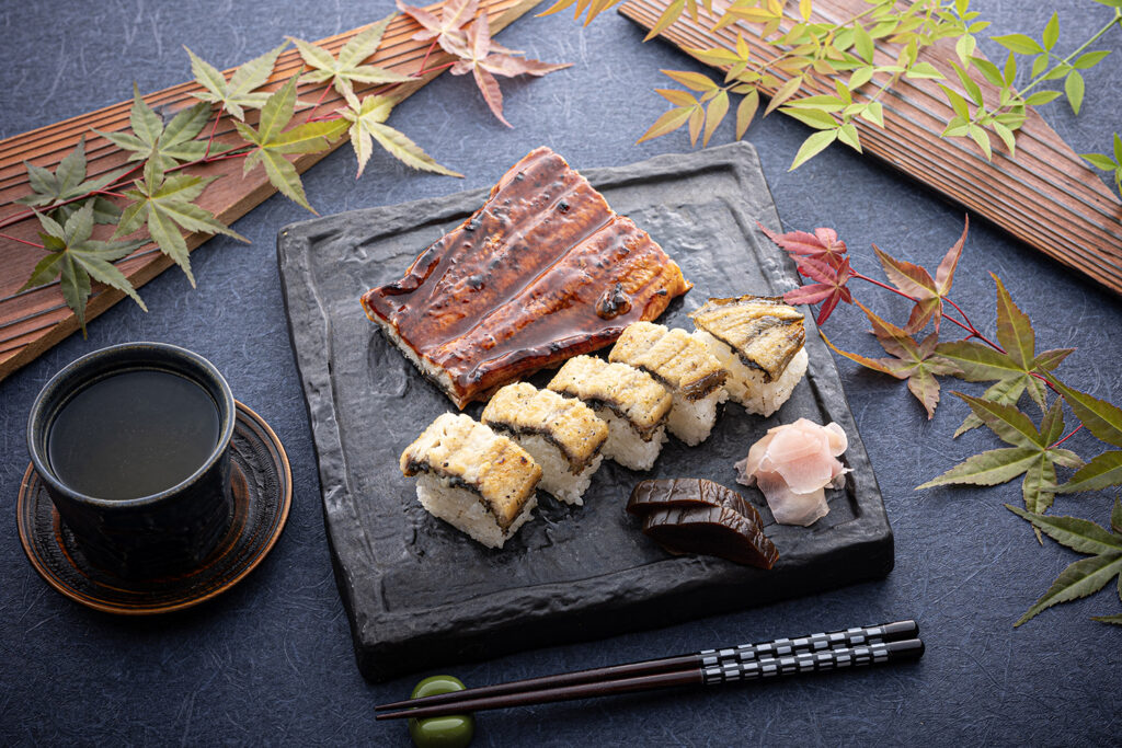 白焼き棒寿司(ハーフ)+蒲焼き(ハーフ)食べ比べセット<"大阪産"天然国産 『美陵鰻(みささぎうなぎ)』>01
