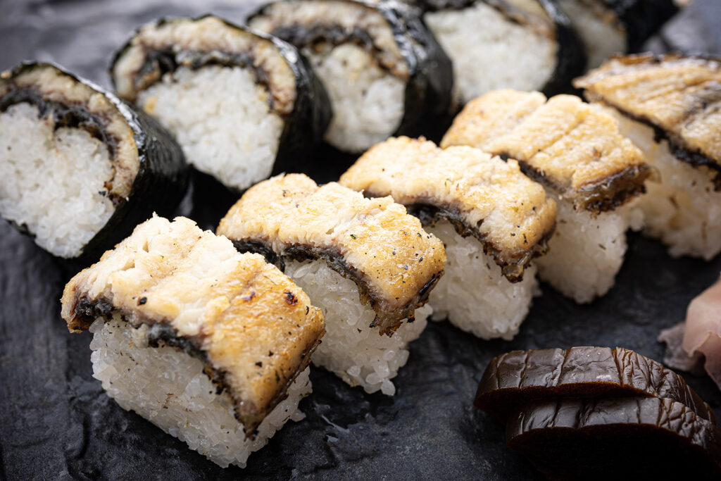 白焼き棒寿司(1本)+蒲焼き棒寿司(ハーフ)食べ比べセット<大阪産天然国産美陵鰻(みささぎうなぎ)>02