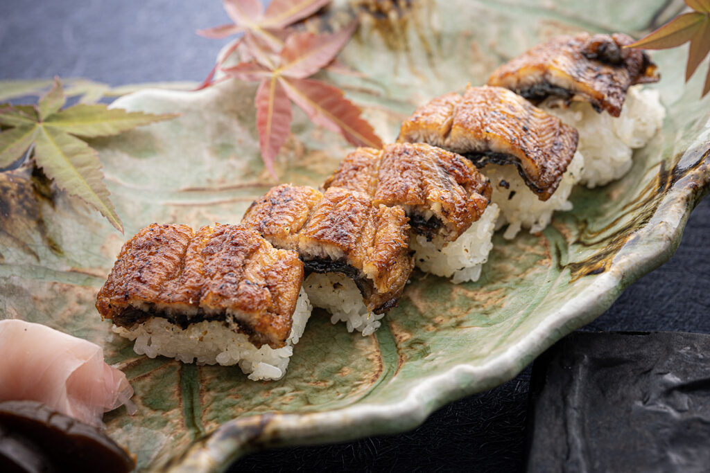 白焼き棒寿司(1本)+蒲焼き棒寿司(ハーフ)食べ比べセット<大阪産天然国産美陵鰻(みささぎうなぎ)>03