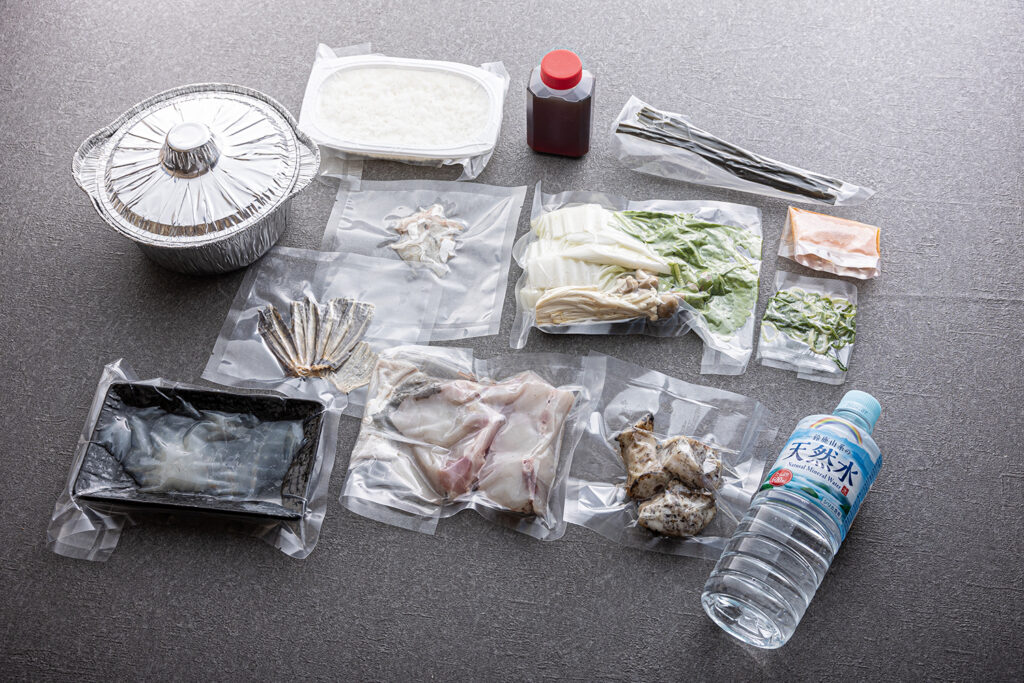 【お取り寄せ】<"幻"の「五年とらふぐ」>てっちりセット~極~(てっちり+てっさ+ふぐ塩焼き+ふぐ皮湯引き+ひれ酒用 ふぐヒレ2枚)03