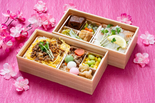 桃(鯛昆布〆黒毛和牛そぼろご飯)