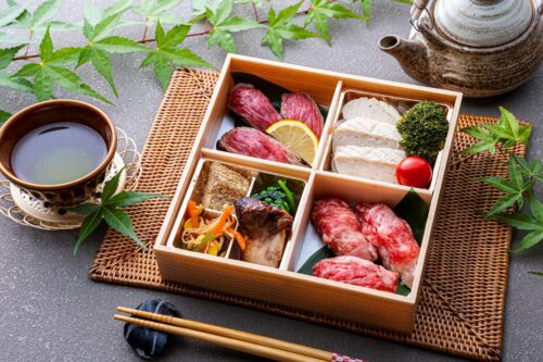 黒毛和牛もも肉と黒毛和牛A5の炙り肉握り御膳